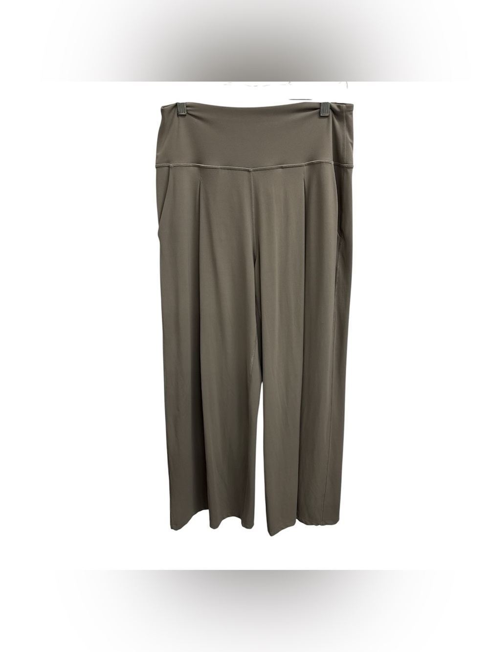 Lululemon Wide-Leg Pull-On Pants in Olive Size M